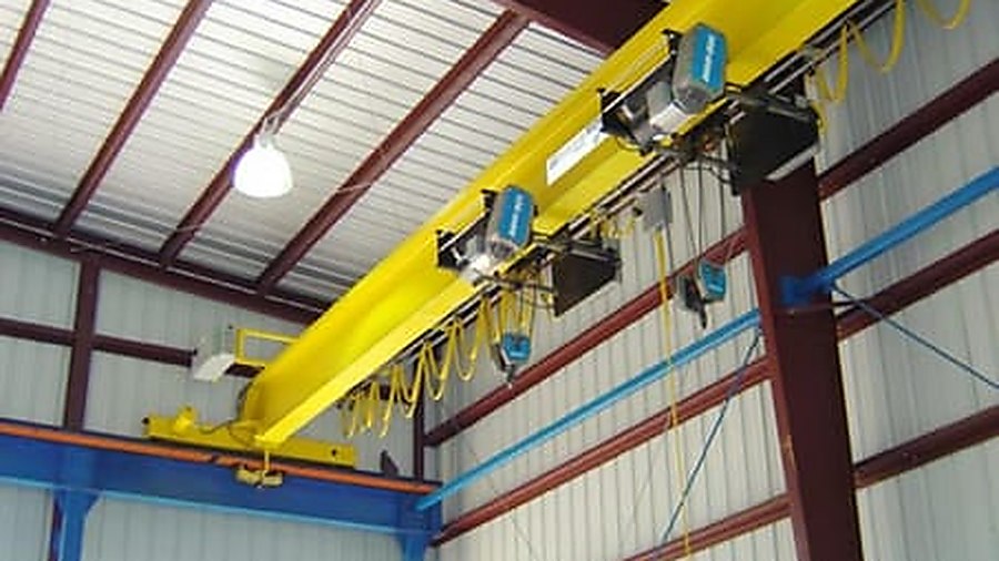 cầu trục dầm đơn trong nhà xưởng thép công nghiệp lắp đặt cố định